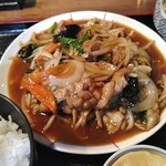 華や - いろんな野菜＋豚肉です、味付が生姜のソースです