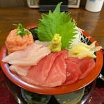 梵天食堂 - 極上マグロ4色丼