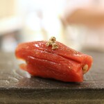 鮨 仙酢 - 漬けマグロ(地辛子)