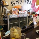 金町製麺 - 内観＋ハイボール