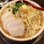 金町製麺 - 家系感もある二郎系ラーメン