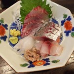 金町製麺 - 刺身盛（ウマヅラハギ、アジ、コショウダイ）