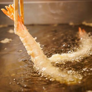 季節の天ぷら！こだわりのエビ天は3種類も！