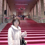 ＨＵＢ - フェスティバルホールへ向かう、赤絨毯の階段。　以前も、こんな感じだったかな。