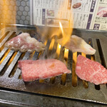 Wagyu U Yakiniku Jukusei O Otoro Gyuutan Kokusan Gyuu Horumon Date No Kura - 