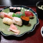 Sakae Sushi - シャリは多めです