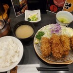 とんかつ 勝 - 岩手県赤崎産のカキフライ定食¥1850、自家製のタルタルソースは もう少し多いと良かったかな？