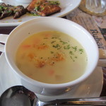 ビストロ リュバン - この日はやや肌寒い日だったんで温かいスープがとっても嬉しかったです。
             