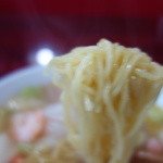 新中国料理　福香亭 - 麺アップ