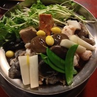 いせ源 - 煮込む前の鍋♪