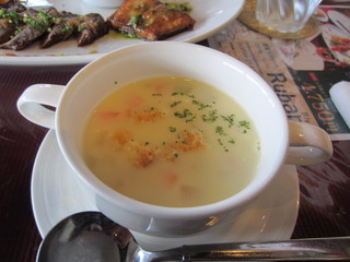 Bistro Ruban - この日はやや肌寒い日だったんで温かいスープがとっても嬉しかったです。
                         