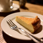 Kanda Burajiru - 【ケーキセット@税込850円】ベークドチーズケーキ