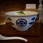 Ramen FeeL - わんたん入り醤油らぁ麺