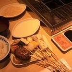 Kushiya Monogatari - 野菜やお肉ソースも多彩