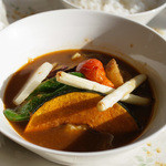 ほわいとらでぃっしゅ - 蔵王高原野菜スープカレー