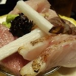 しのはら - 向付。大間産大トロ・氷見のブリの腹身・沖縄県産天然車海老・白バイ貝・石川県産のどぐろの炙り。