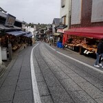 駿河屋 - 人が少ない(;==)」参道