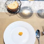 La Brianza - 自家製カラスミ天日干し初日。わぁ〜最初のほうからワインが進んじゃう逸品が来た〜!! (嬉しい悲鳴)