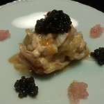しのはら - オマールエビのウニ和えキャビア添え。ピンクのは植物だそう。酸味と甘みがあってガリのようなお味。