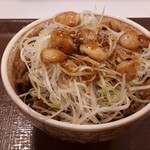 すき家 - にんにく白髪ねぎ牛丼