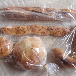 ベーカリー ブレッド ＆ グラス - 