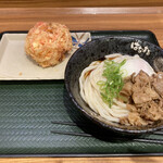 Hanamaru Udon - 牛肉温玉ぶっかけ　紅生姜かき揚げ