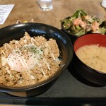 チェリー - 鶏づくし定食800円税込　鶏そぼろ丼