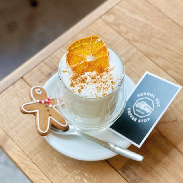 SCHOOL BUS COFFEE STOP KITAHAMA photo 2