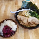 麺や 笑味寿 - 料理写真:塩ラーメン＋チャーシュー２枚＋ライス2021.11.30
