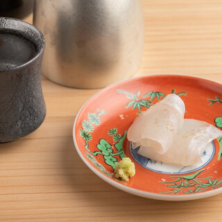 旨い酒の肴として、この一皿を摘まむ