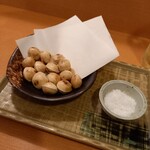 くいものや呂久 - 塩煎り銀杏 480円