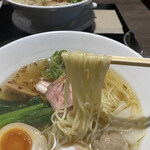 らーめん 鉢ノ葦葉 - しなやかでツルツルッとした美麺です！！