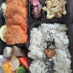 ごはん亭 - ヒレカツ弁当 720円 煮物がとても美味しかったそう