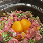 焼肉 神宮 - 特選和牛イチボ土鍋ご飯