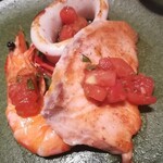 レストラン&バー タイドテーブル シオミ - 絶妙な火入れサーモン海老イカ