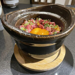 焼肉 神宮 - 特選和牛イチボ土鍋ご飯