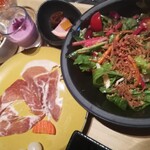 レストラン&バー タイドテーブル シオミ - 絶品サラダ