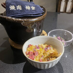 焼肉 神宮 - 特選和牛イチボ土鍋ご飯　取り分けてくれる！