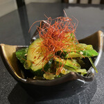 焼肉 神宮 - ピリ辛きゅうり