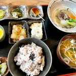 里山カフェ 里千歩 - 料理写真:里山御膳  800円。
この他に揚げたて野菜天ぷらも付きます(^-^)