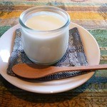 Ajian Kafe Ro-Tasu Mairu - ベトナム風ヨーグルト