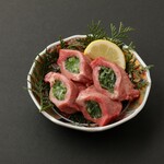 焼肉 タンとハラミ。 - ネギ包みタン