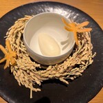 メシモ - 米のアイスと味噌を使った焼き菓子