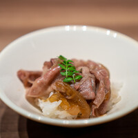 焼肉うしごろ 銀座店 - 至高の牛丼・特選クラシタと実山椒