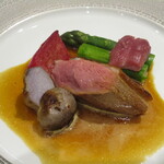 レストラン ラフィナージュ - シャラン産鴨のロースト（アップ）