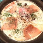 スパゲティハウス - 生ハムときのこのクリーム(通常ver.100g)¥1,450-✨生クリームたっぷりの熱々スープ！しめじとえのき、玉ねぎの食感、生ハムの塩気も最高♬パセリや黒胡椒も活きています✨満腹度高め！