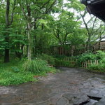 由布院 玉の湯 - 湯布院市から正面