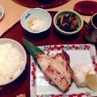 伊豆の旬 やんも 丸の内店 - 赤穂鯛の粕漬け