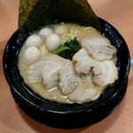 Yokohama Iekei Ramen Komeyoshiya - チャーシューメン  ( うずらトッピング )