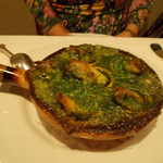 サリュー - ばい貝とウニのエスカルゴ風オーブン焼き